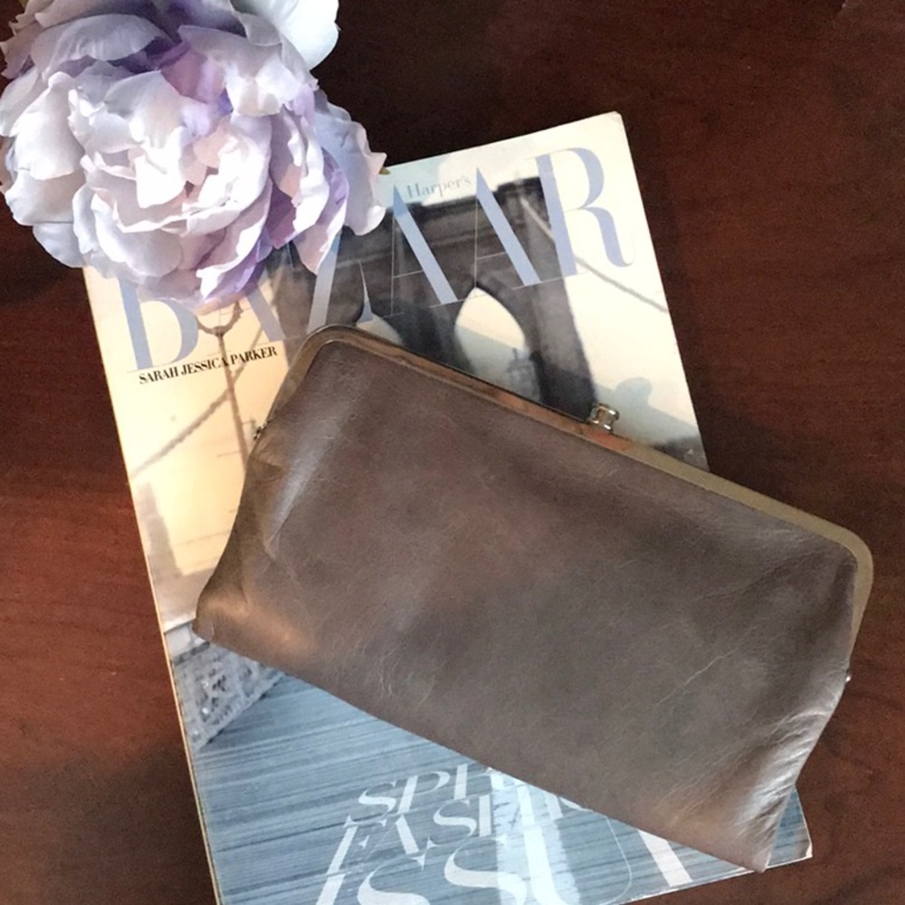 NWOT Hobo Lauren Wallet grey/silver